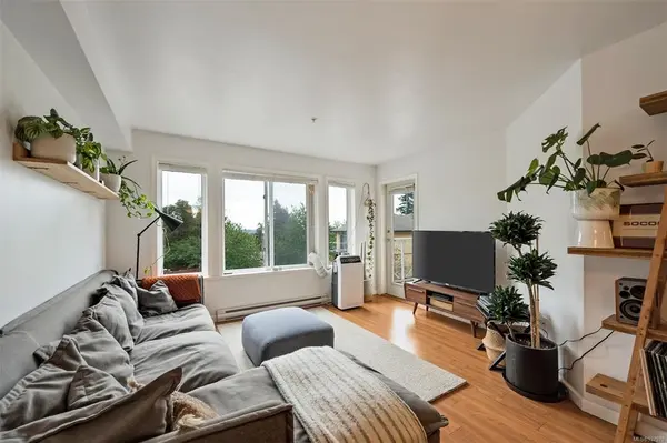 Colwood, BC V9B 2W3,364 Goldstream Ave #202