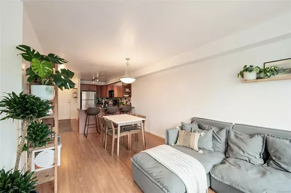 Colwood, BC V9B 2W3,364 Goldstream Ave #202