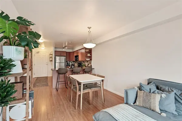 Colwood, BC V9B 2W3,364 Goldstream Ave #202