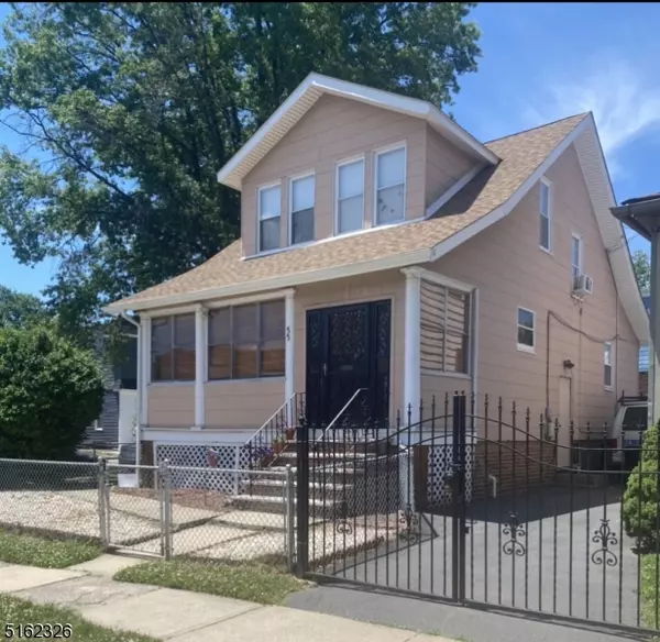 55 Telford St, East Orange City, NJ 07018