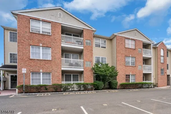 555 Grant St #209, Linden City, NJ 07036