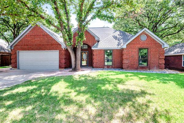 7708 Aubrey Lane, North Richland Hills, TX 76182