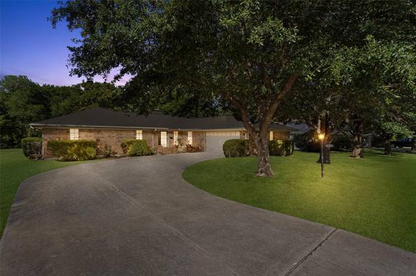 3940 Van Deman Drive, Benbrook, TX 76116