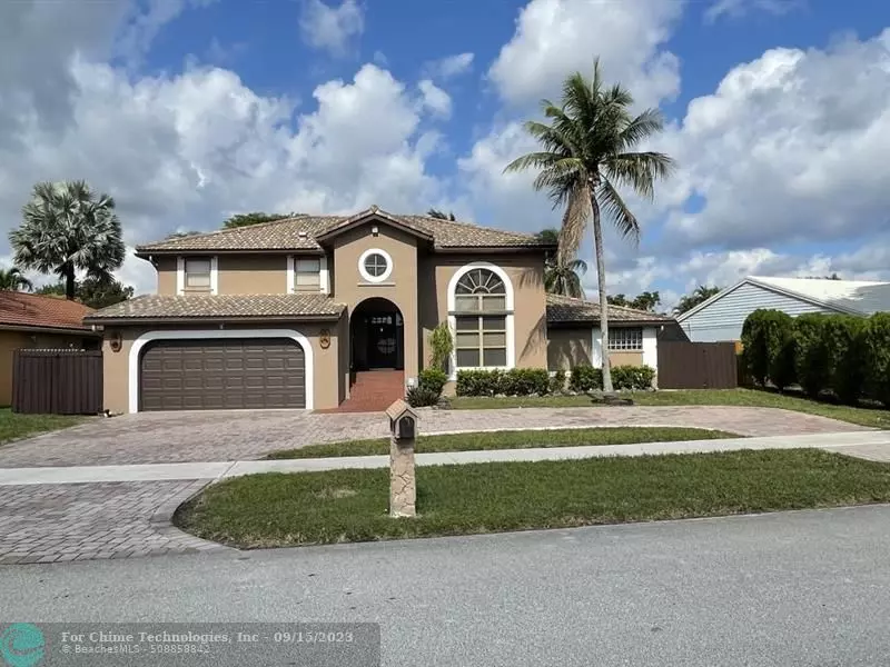 15021 E Falcons Lea Dr, Davie, FL 33331