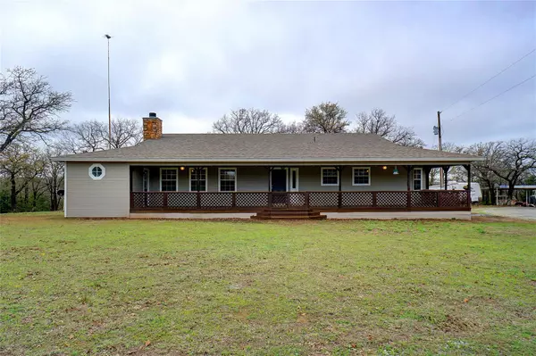 587 Carter Lake Drive,  Bowie,  TX 76230