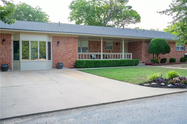 322 N Mayfair Way, Ada, OK 74820