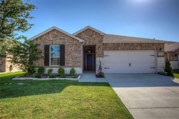 106 Waxberry Drive, Fate, TX 75189