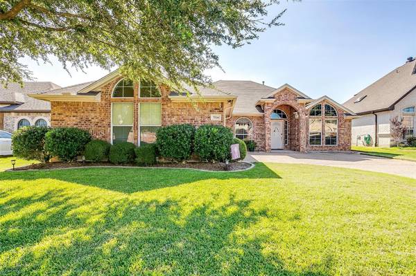 7516 Rolling Hills Drive, Benbrook, TX 76126