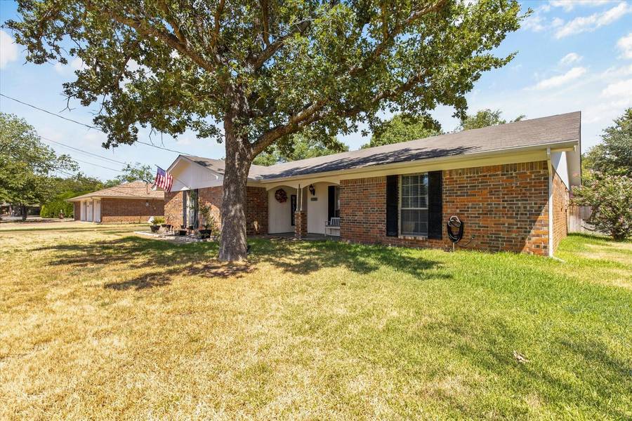 5708 Conejos Drive, De Cordova, TX 76049