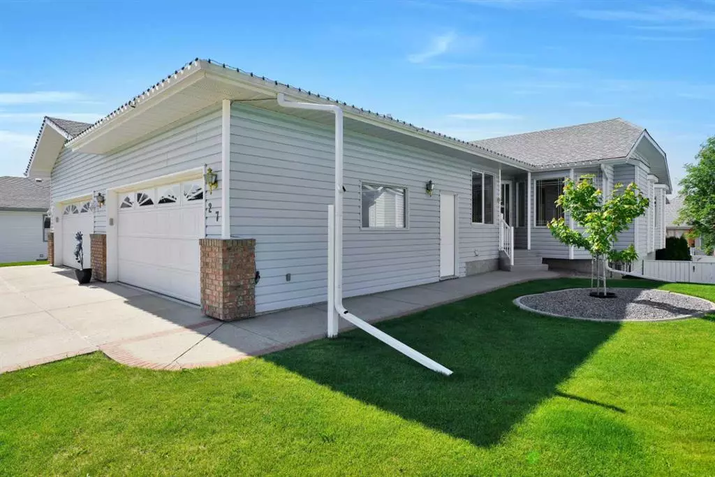 Red Deer, AB T4R 2M6,27 Dunn Close E