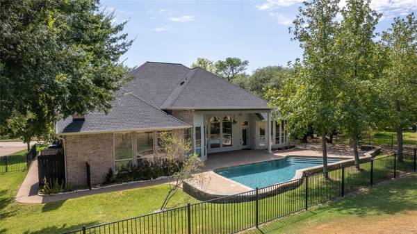 19 Overhill Drive, Trophy Club, TX 76262