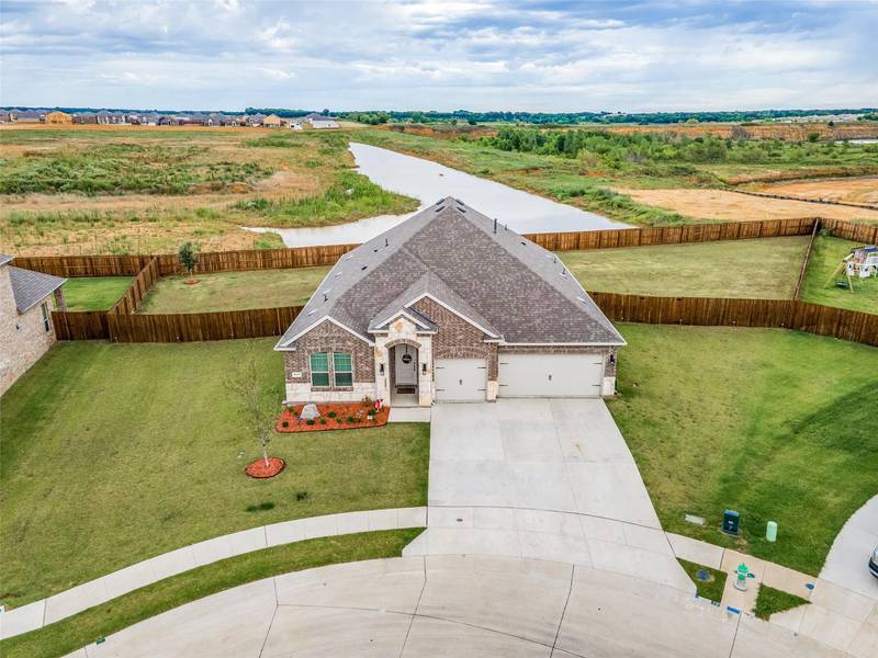 3541 Livey Lane, Aubrey, TX 76227