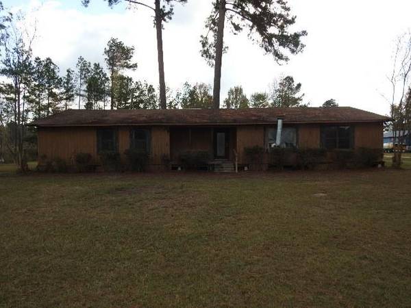 203 Layfield Road, Coushatta, LA 71019