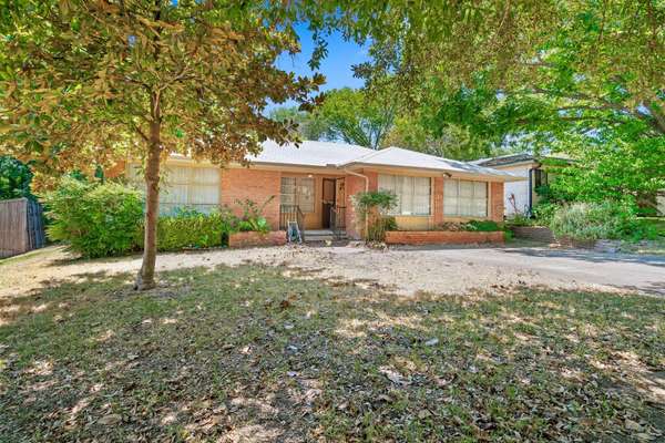 841 Brookhurst Drive, Dallas, TX 75218