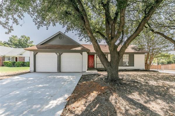 6700 Hughes Court, Watauga, TX 76148