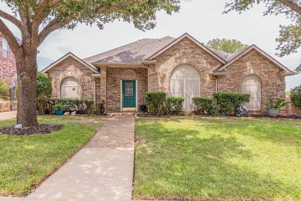 7625 Oak Knoll Drive, North Richland Hills, TX 76182