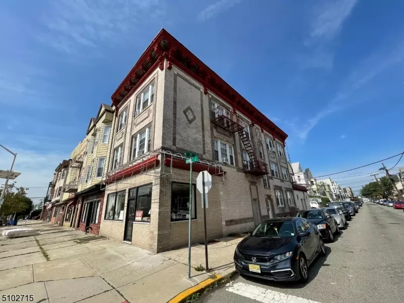 393 Avenue C, Bayonne City, NJ 07002