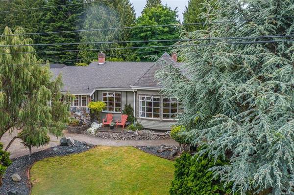 Qualicum Beach, BC V9K 1L6,164 Crescent Rd E