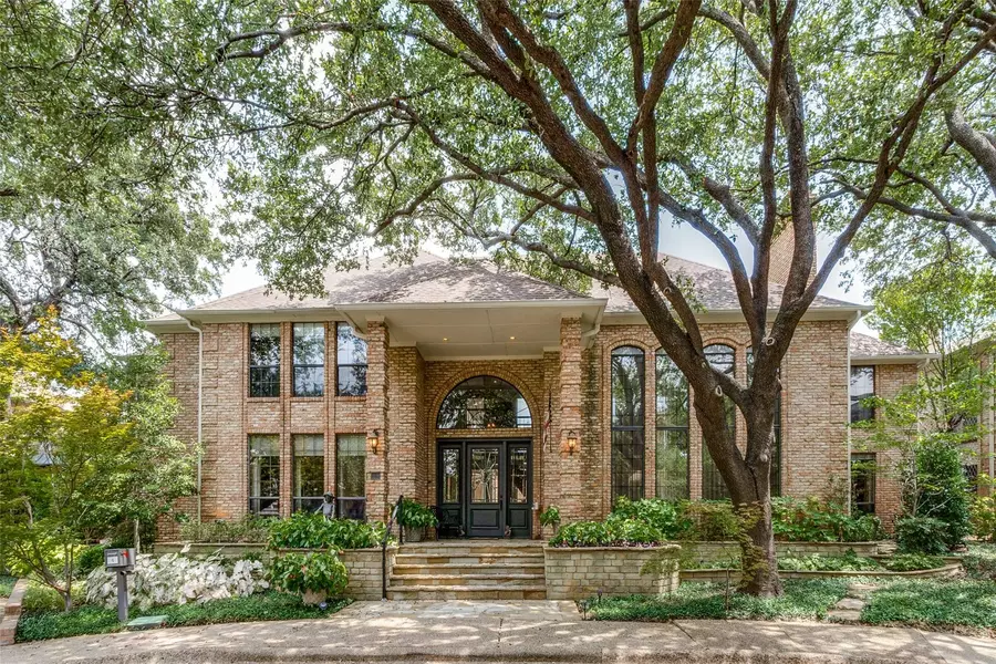 6 Glenkirk Court, Dallas, TX 75225