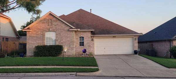 6016 Hillview Drive, Watauga, TX 76148