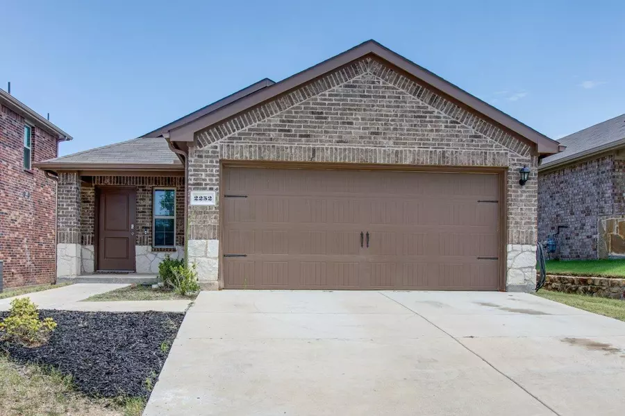 2252 Nightgrove Circle, Crandall, TX 75114