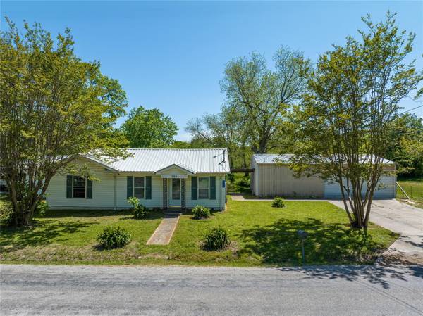 205 W Pecan Street, Sadler, TX 76264