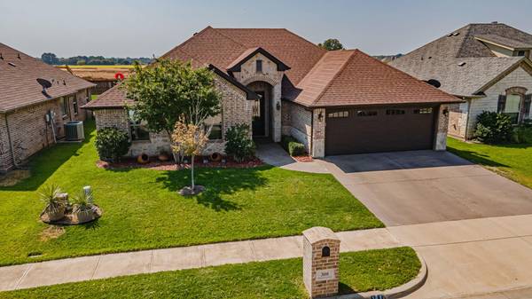 Granbury, TX 76049,308 Oar Wood Drive