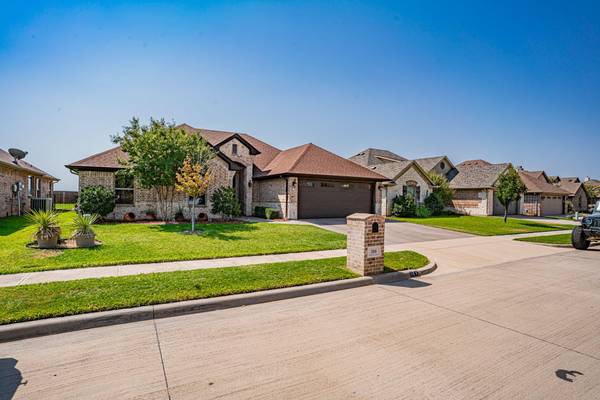 Granbury, TX 76049,308 Oar Wood Drive