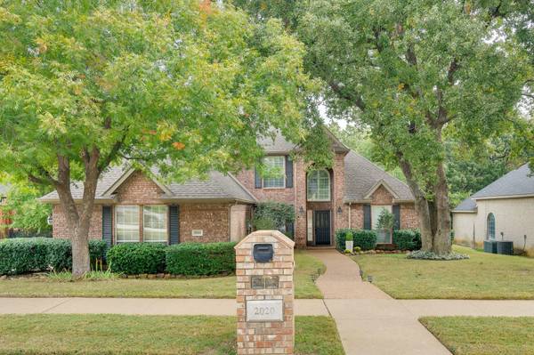 2020 Walden Boulevard, Flower Mound, TX 75022