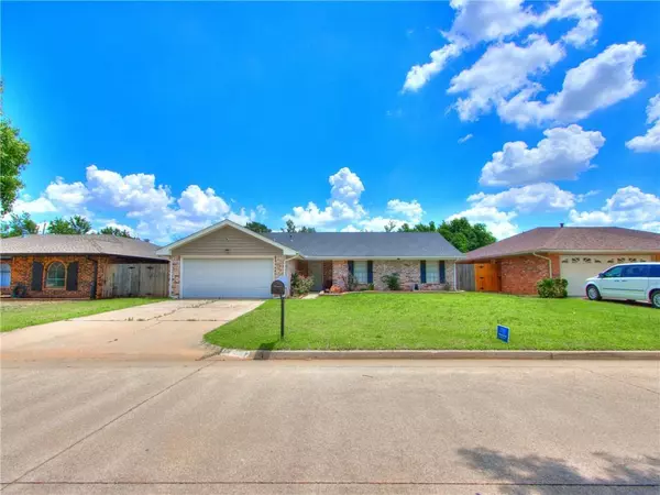 10016 Carnie Circle, Yukon, OK 73099