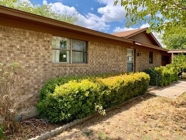 3919 Crestridge Drive, Brownwood, TX 76801