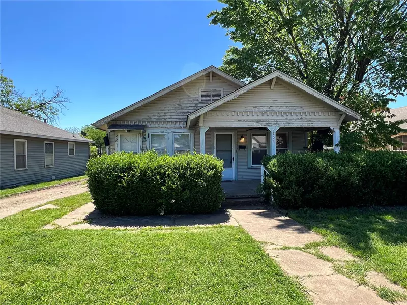 2704 Emmett Street, Dallas, TX 75211