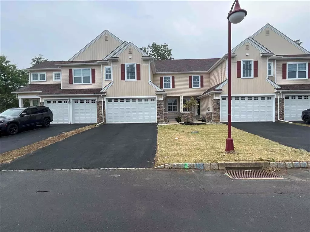 Forks Twp, PA 18040,949 Iron Lane #40