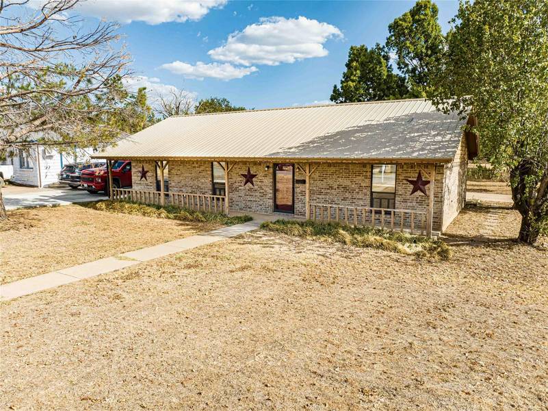 901 E Lindsey Street, Breckenridge, TX 76424