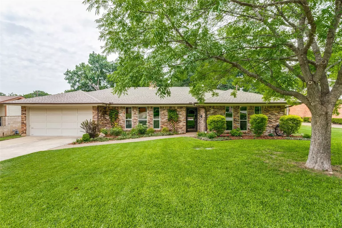 Benbrook, TX 76116,4004 Twilight Drive S