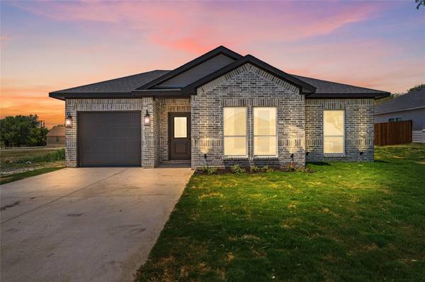 108 Sweeney Street, Hillsboro, TX 76645