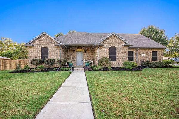 826 S Ridgeway Drive, Cleburne, TX 76033