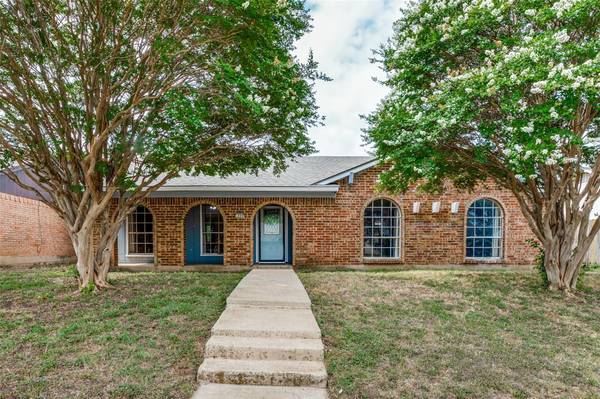 1804 Christopher Drive, Fort Worth, TX 76140