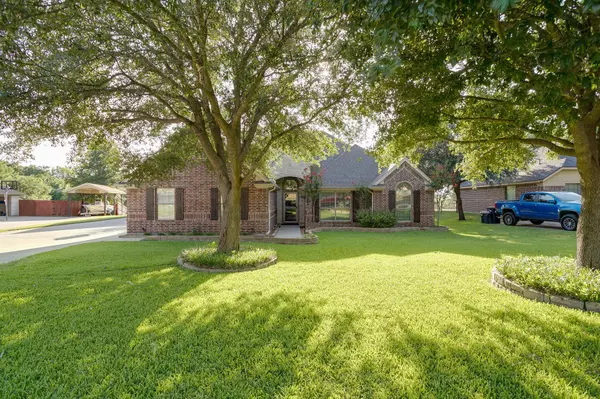 110 Kari Linda Court, Weatherford, TX 76085