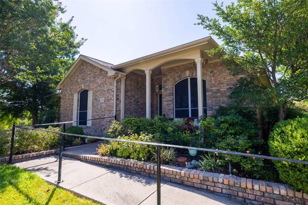 2402 Decoy Drive, Mesquite, TX 75181