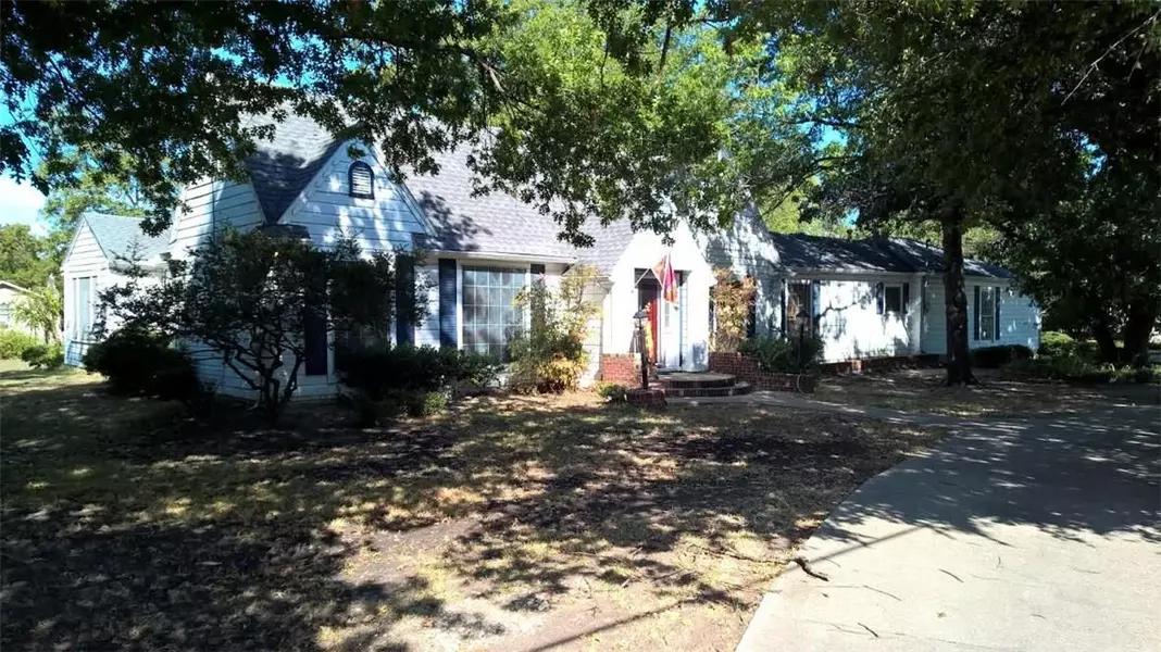 205 W E Crawford Avenue, Fate, TX 75087