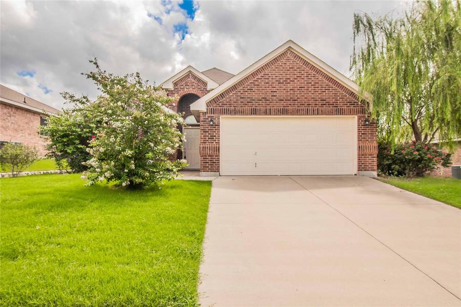 10413 January Circle, Benbrook, TX 76126