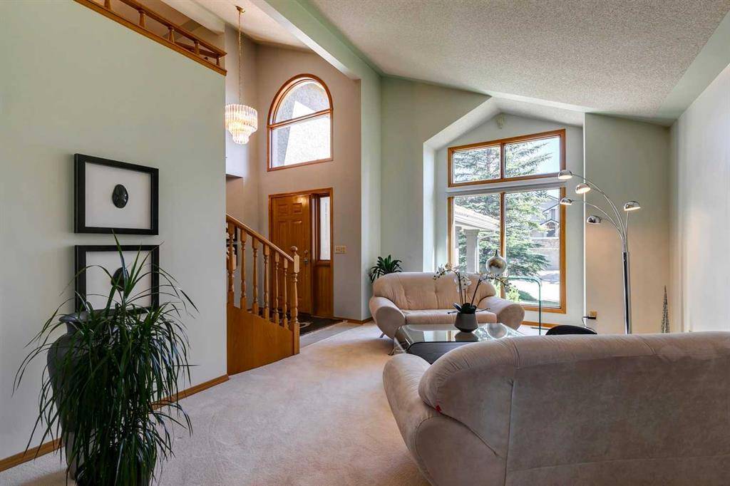 Calgary, AB T3A 4T9,129 Edgeview RD NW