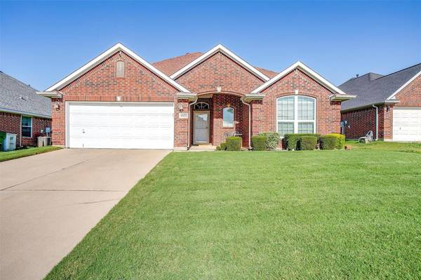 6121 Huntington Drive, Haltom City, TX 76137