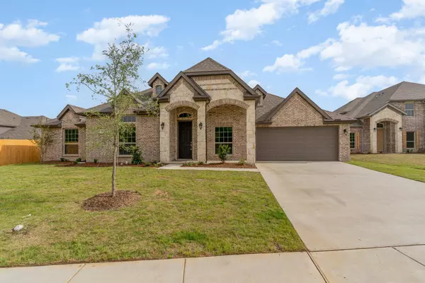 608 Candace Drive, Desoto, TX 75115