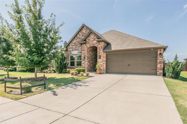 277 Hilltop Drive, Justin, TX 76247