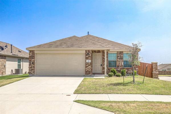 317 Wishbone Lane, Fort Worth, TX 76052