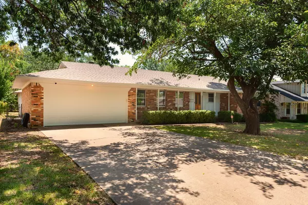 Desoto, TX 75115,608 Misty Glen Drive