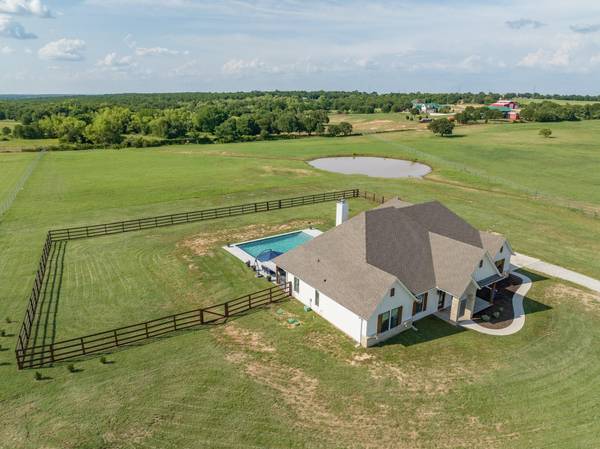 1037 Monarch Court, Poolville, TX 76487