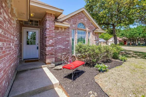 836 Magnolia Court,  Hurst,  TX 76053